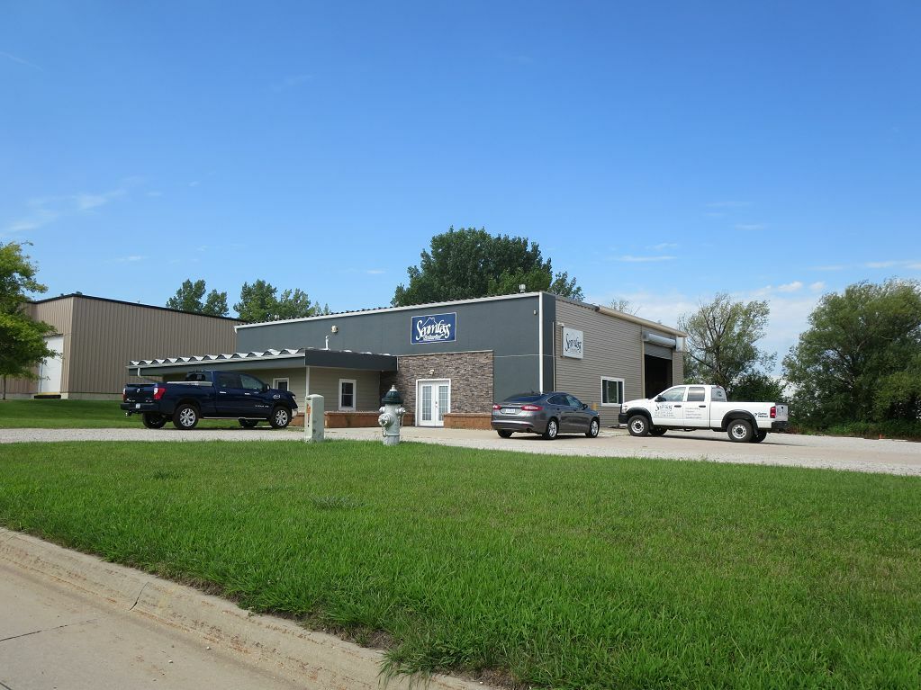 6227 Nordic Dr, Cedar Falls, IA for sale Primary Photo- Image 1 of 1