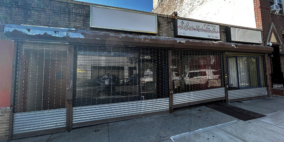 39-39 Queens Blvd, Long Island City, NY for lease - Building Photo - Image 2 of 5