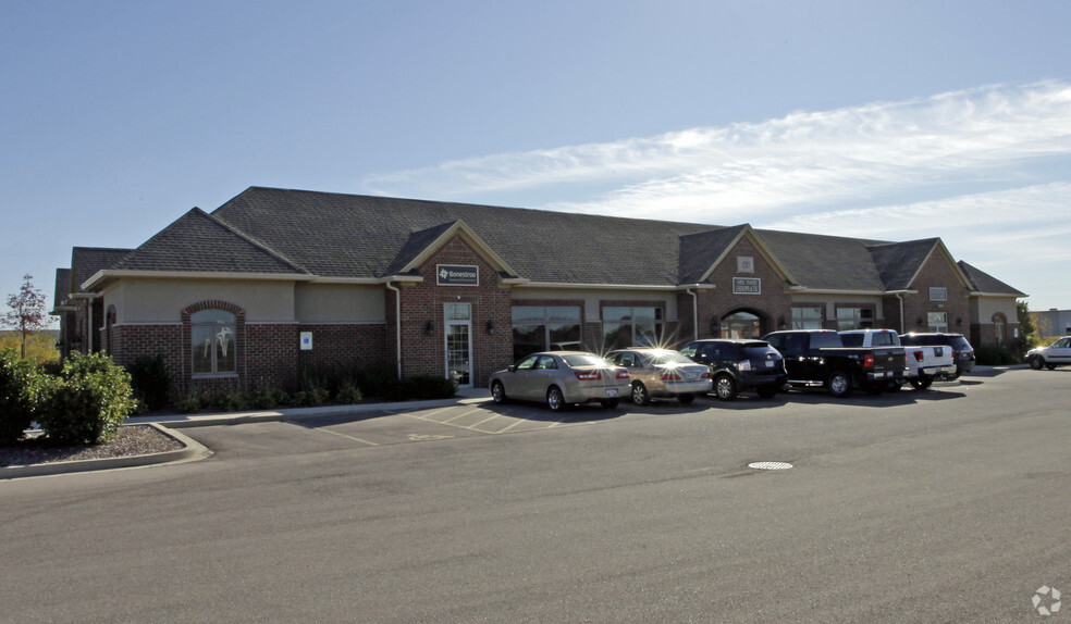 210 E Oconnor Dr, Elkhorn, WI for lease - Building Photo - Image 3 of 7