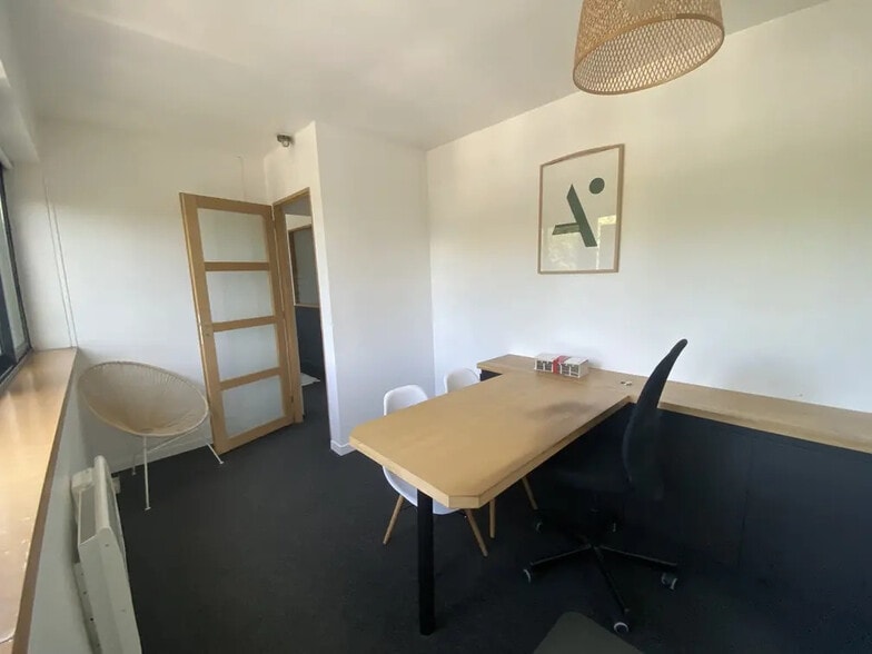 38 Rue Jules Verne, Orvault for sale - Interior Photo - Image 3 of 5