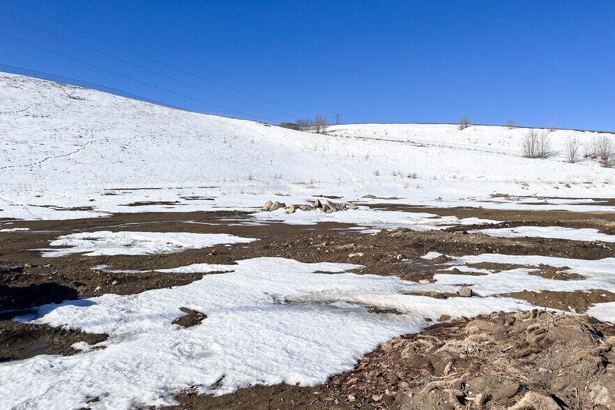 319 Nolanridge Crt NW, Calgary, AB for sale - Building Photo - Image 2 of 2