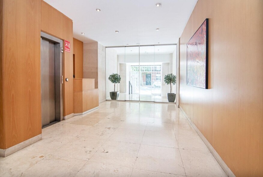 Calle de Velázquez, Madrid, Madrid for lease - Lobby - Image 2 of 4