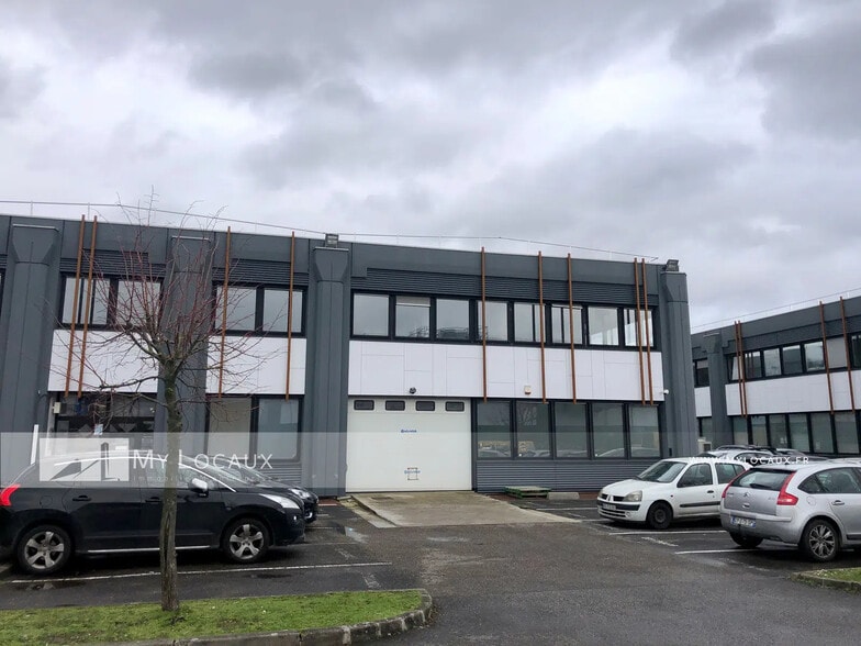 Flex in Gennevilliers for lease - Building Photo - Image 1 of 8