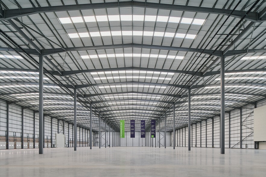 Clipper Blvd, Dartford for lease - Building Photo - Image 3 of 4