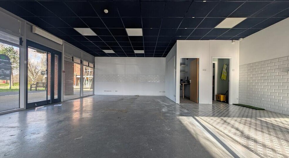 Parkway, Fareham for lease - Building Photo - Image 2 of 8