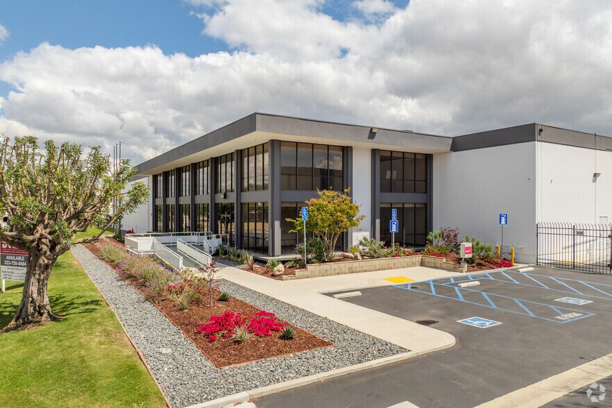 510 W Carob St, Compton, CA for sale - Primary Photo - Image 1 of 1