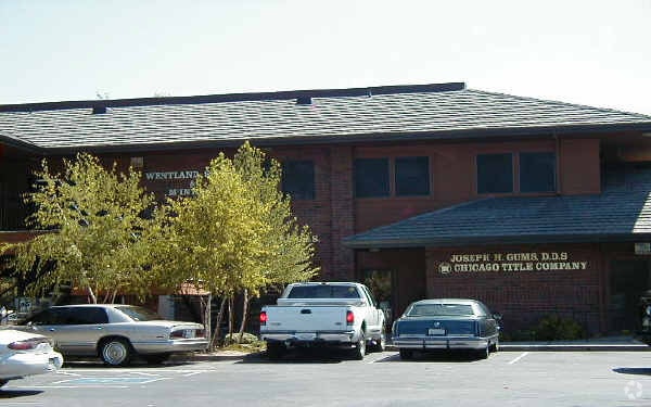 301 S Ham Ln, Lodi, CA for lease - Building Photo - Image 2 of 15