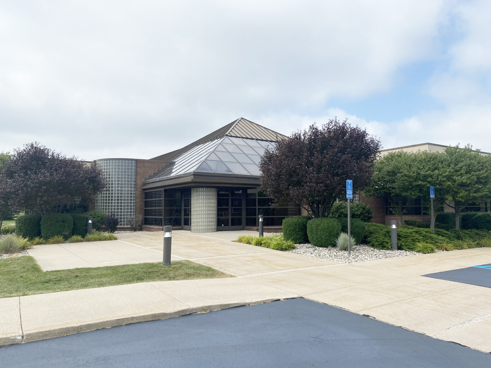 1426 Straits Dr, Bay City, MI 48706 - Office for Lease | LoopNet