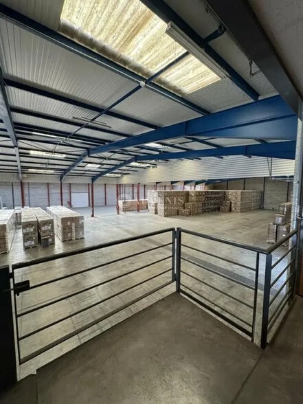 Industrial in for lease - Building Photo - Image 3 of 12