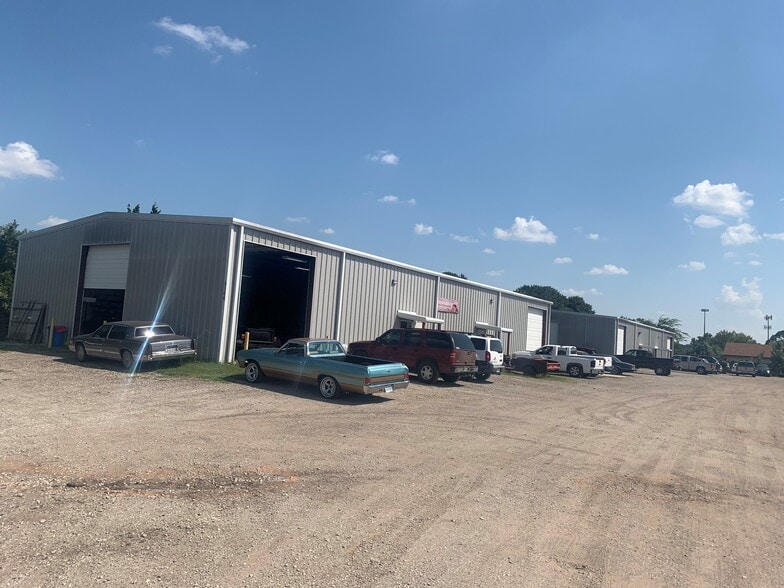 5160-5170 Lemons Rd, Fort Worth, TX for lease - Building Photo - Image 3 of 8