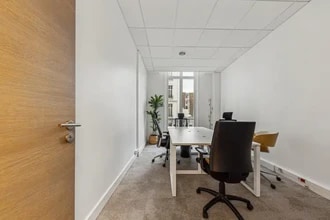 8 Avenue Hoche, Paris for lease Interior Photo- Image 2 of 9