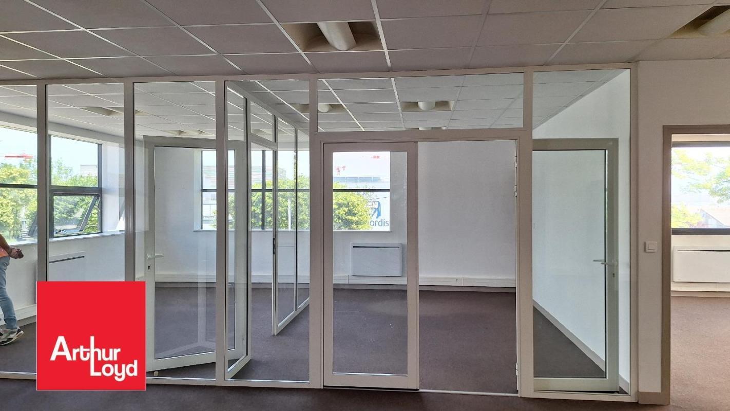 Office in Chartres for lease Interior Photo- Image 1 of 5