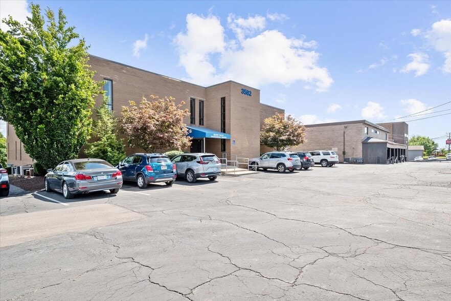 3582 Brodhead Rd, Monaca, PA for sale - Building Photo - Image 1 of 1