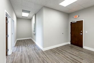 1500 E Venice Ave, Venice, FL for lease Interior Photo- Image 2 of 13