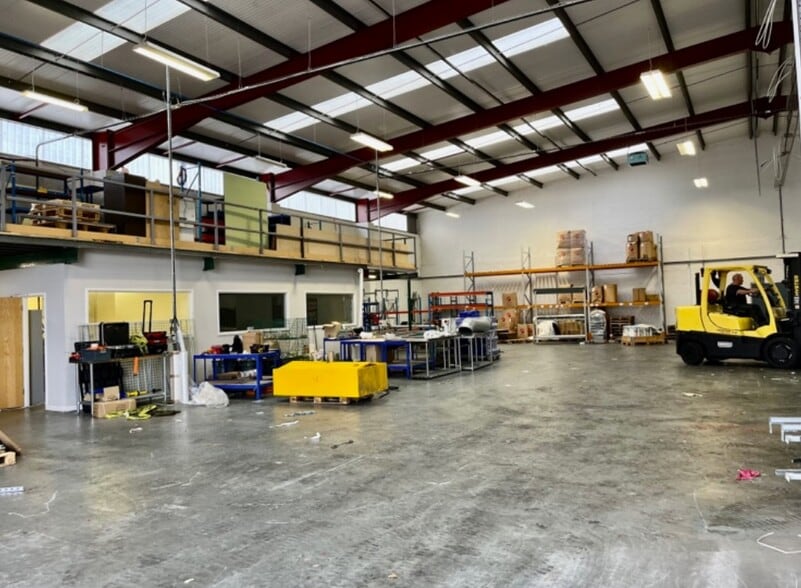 Unit 23 Romsey Industrial Estate, Greatbridge Rd Rd, Romsey for lease - Interior Photo - Image 2 of 3