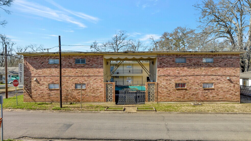 901 Raguet St, Nacogdoches, TX for sale - Primary Photo - Image 1 of 1
