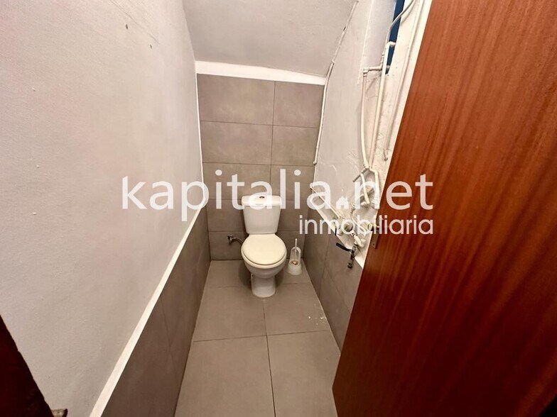 Retail in València, Valencia for lease - Building Photo - Image 3 of 13