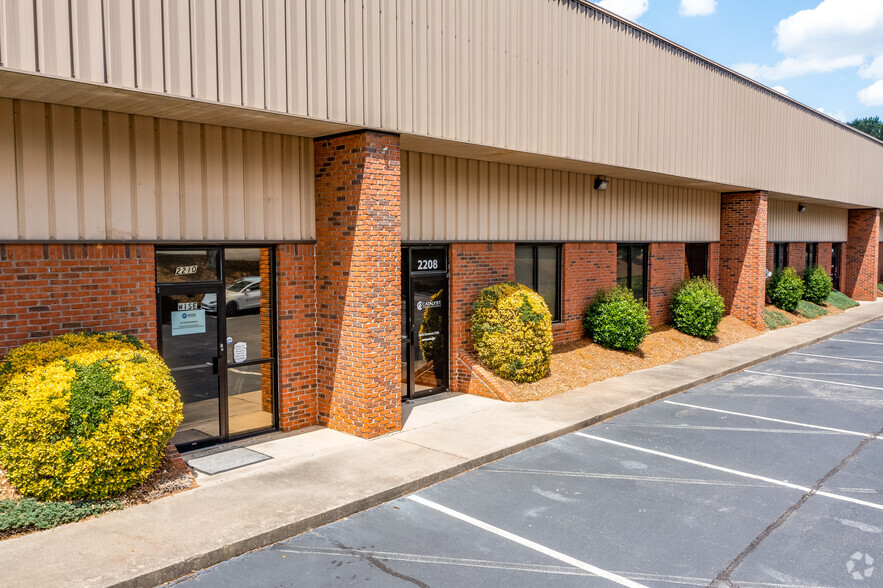 2200-2210 McFarland 400 Blvd, Alpharetta, GA for lease - Building Photo - Image 3 of 4