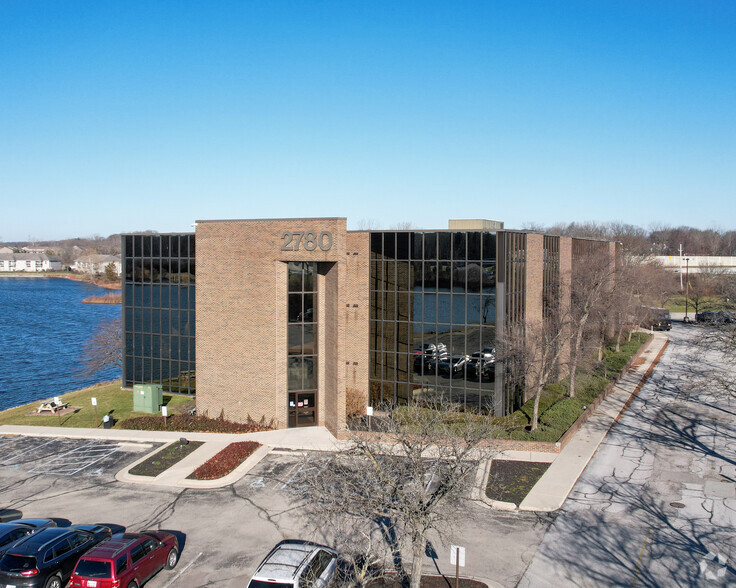 2611 Waterfront Pky, Indianapolis, IN for lease - Building Photo - Image 1 of 5