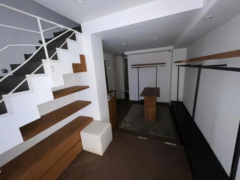 5 Rue Tony Allard, Cannes for lease - Building Photo - Image 3 of 8