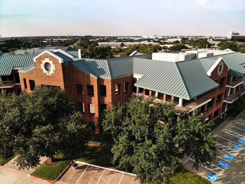 2200 N Greenville Ave, Richardson, TX 75082 2200 Greenville