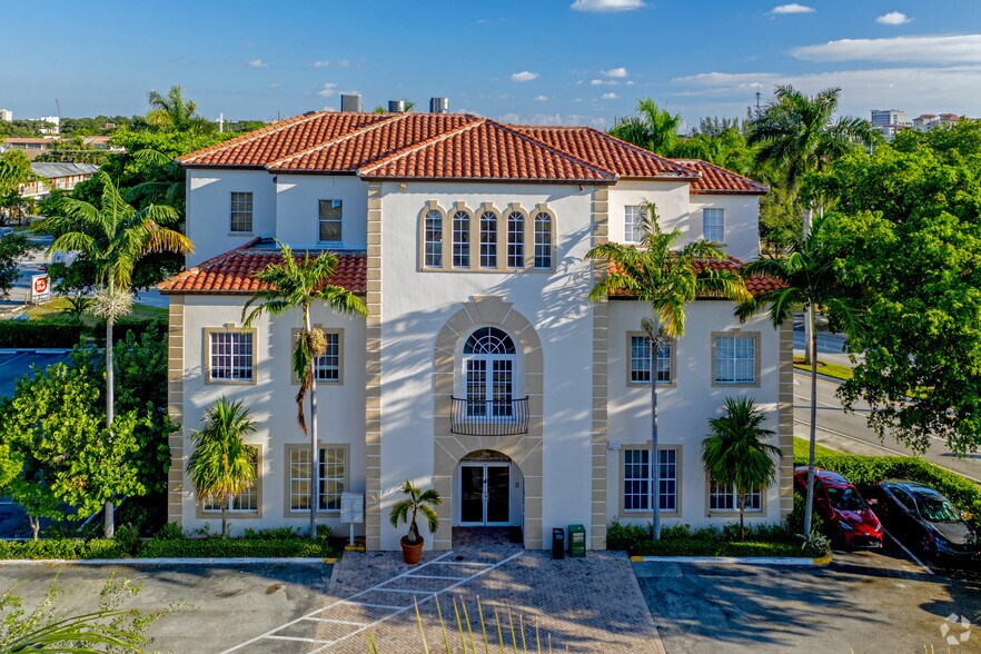 299 W Camino Gardens Blvd, Boca Raton, FL for lease - Primary Photo - Image 1 of 4