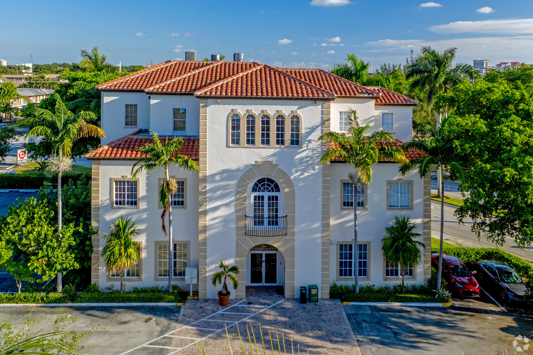 299 W Camino Gardens Blvd, Boca Raton, FL for lease Primary Photo- Image 1 of 5