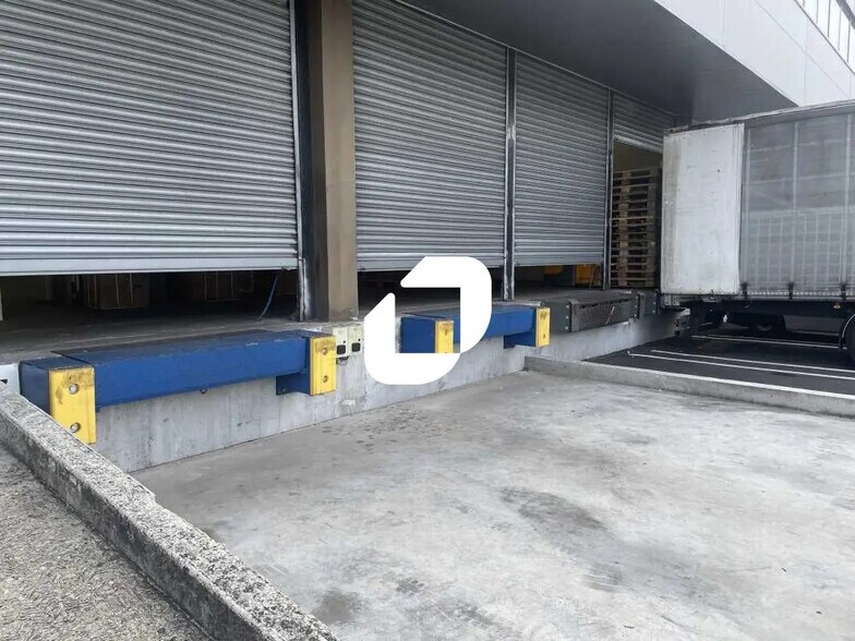 Office in Bruges for lease - Building Photo - Image 2 of 8