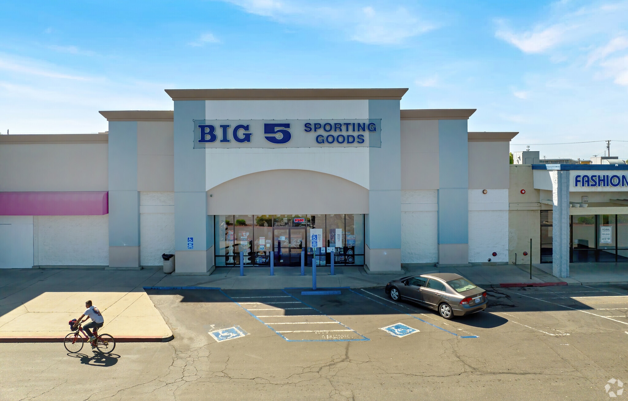 1324-1650 Hatch Rd, Modesto, CA for lease Building Photo- Image 1 of 4