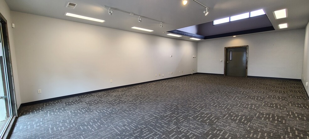 337-341 Bush St SE, Salem, OR for lease - Building Photo - Image 3 of 15