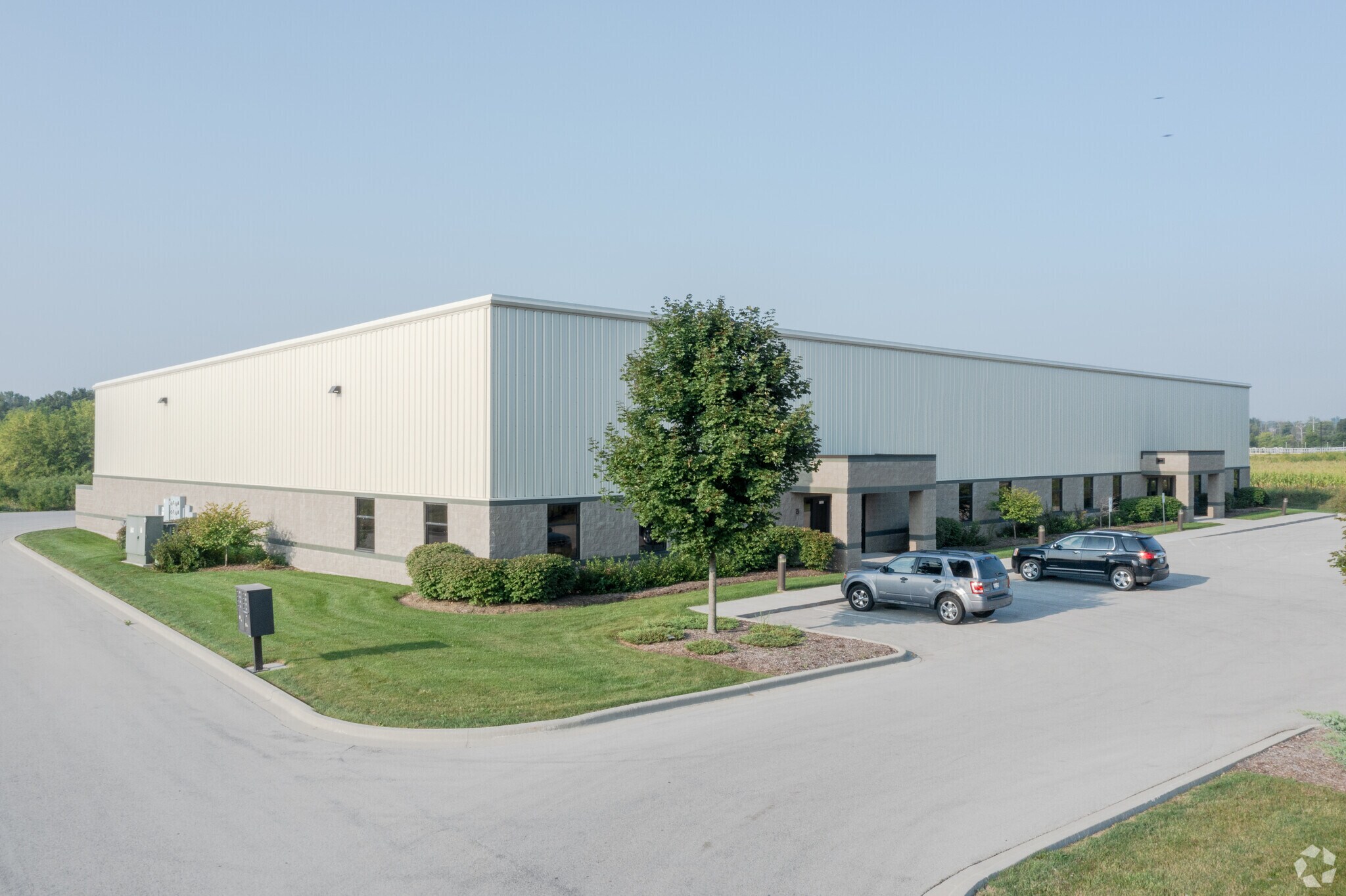 2545-2555 Enterprise St, West Bend, WI for sale Primary Photo- Image 1 of 1