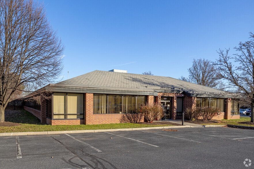 1640 Valley Center Pkwy, Bethlehem, PA 18017 | LoopNet