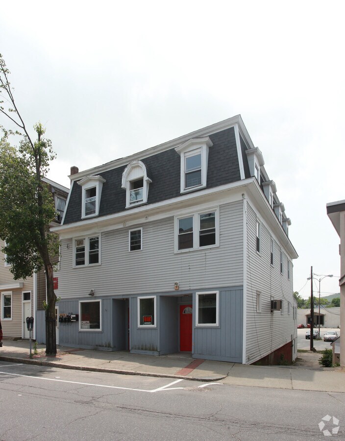 3234 Exchange St, Athol, MA 01331