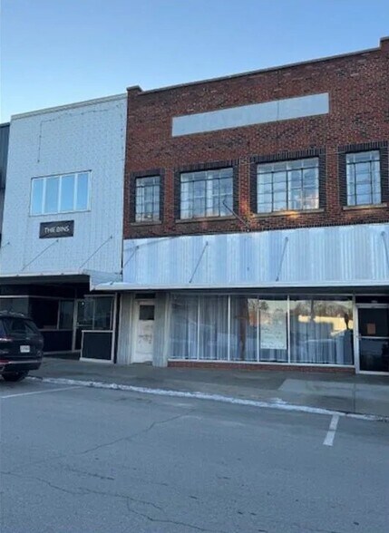 117 N Rollins St, Macon, MO for sale - Primary Photo - Image 1 of 1