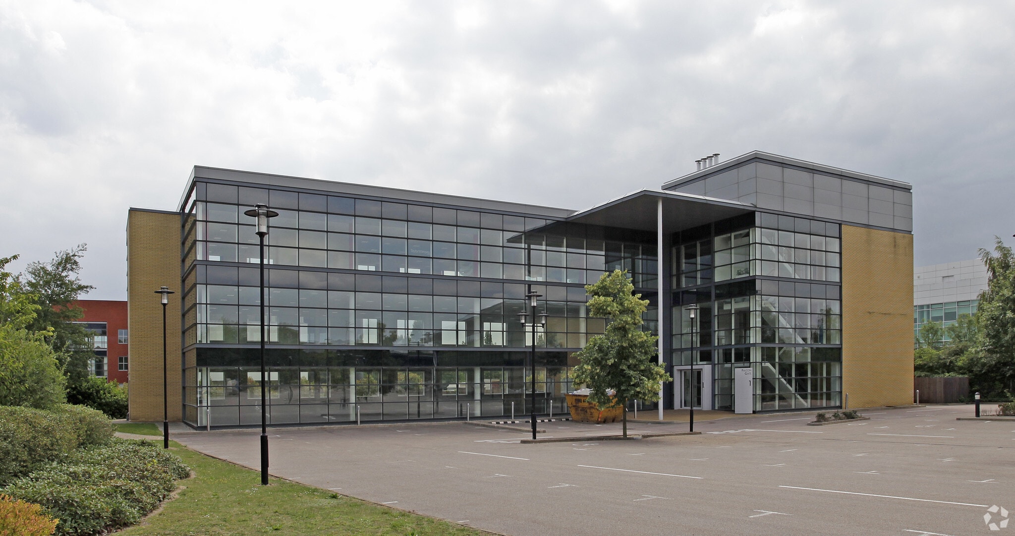 Falcon Way, Welwyn Garden City for sale Primary Photo- Image 1 of 1