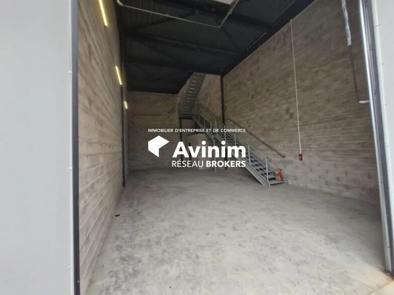 Industrial in Tremblay-en-France for lease - Interior Photo - Image 2 of 5