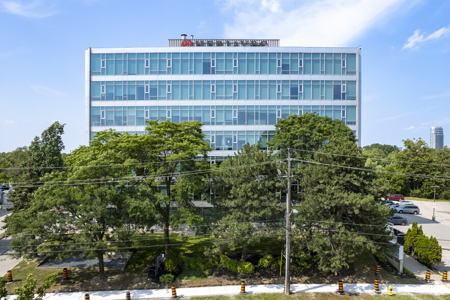 180 Duncan Mill Rd, Toronto, ON for lease - Building Photo - Image 3 of 5