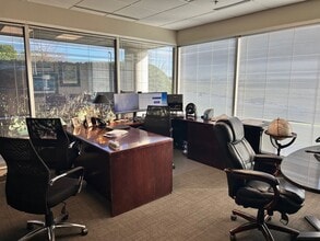 402 Bna Dr, Nashville, TN for lease Interior Photo- Image 1 of 7