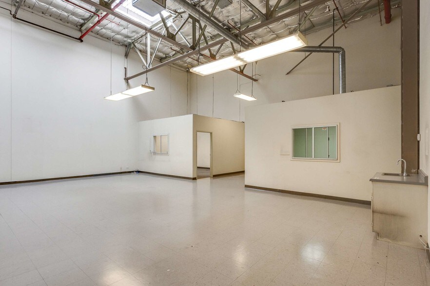 1933 Davis St San Leandro Ca 94577 Gate510 Loopnet Com