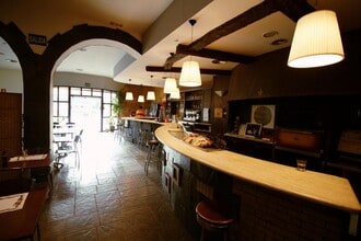 Retail in Sant Andreu de la Barca, Barcelona for lease Interior Photo- Image 2 of 16