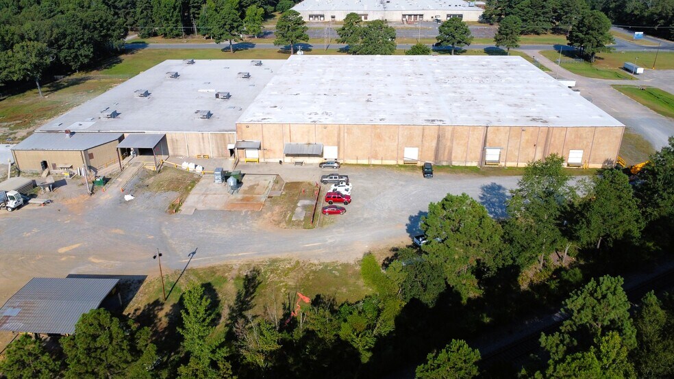 3411 N Hutchinson St, Pine Bluff, AR for lease - Building Photo - Image 2 of 18