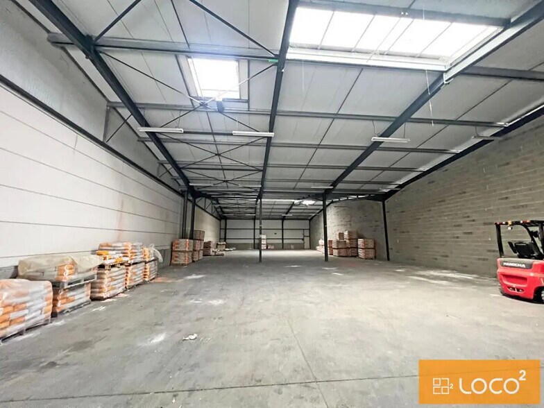 14 A Rue Des Battants, Saint-Alban for lease - Interior Photo - Image 2 of 5