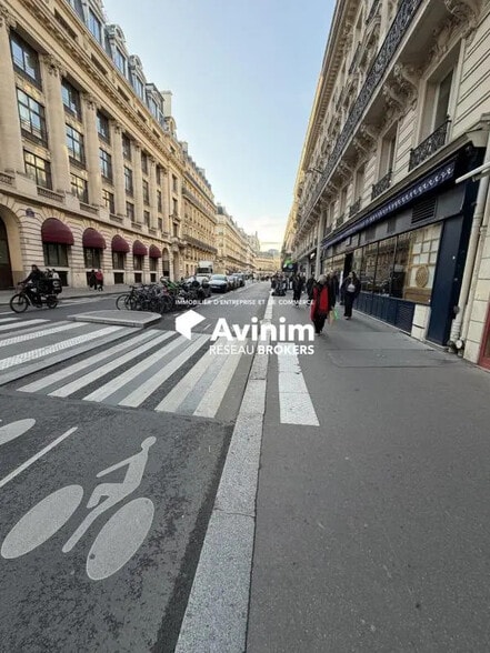 Office in Paris for lease - Building Photo - Image 1 of 7