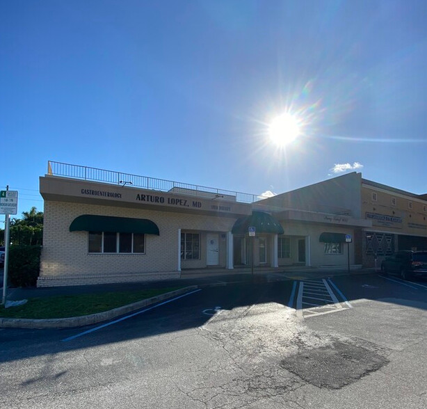 2480 E Commercial Blvd, Fort Lauderdale, FL for lease - Building Photo - Image 1 of 7