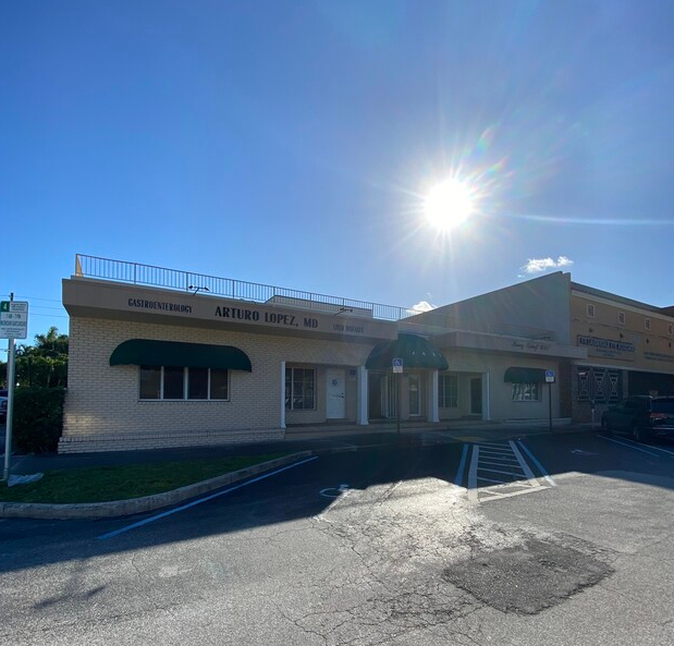 2480 E Commercial Blvd, Fort Lauderdale, FL for lease Building Photo- Image 1 of 8