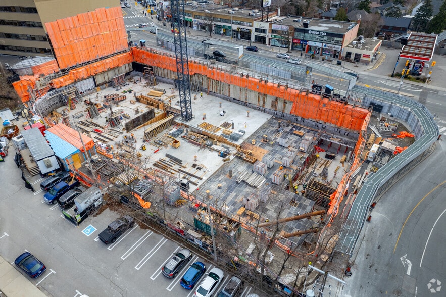 2442-2452 Bloor St W, Toronto, ON for sale - Building Photo - Image 2 of 3