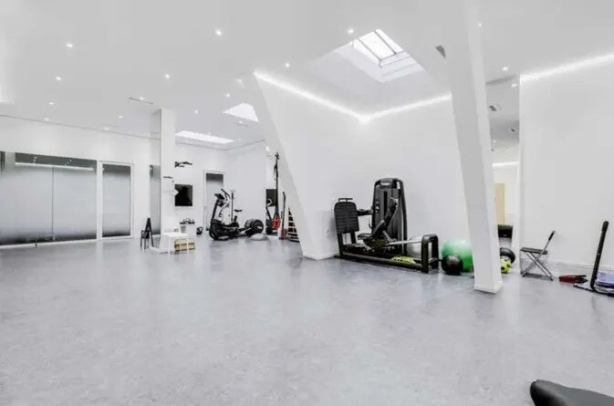 Retail in Paris for sale - Interior Photo - Image 2 of 8