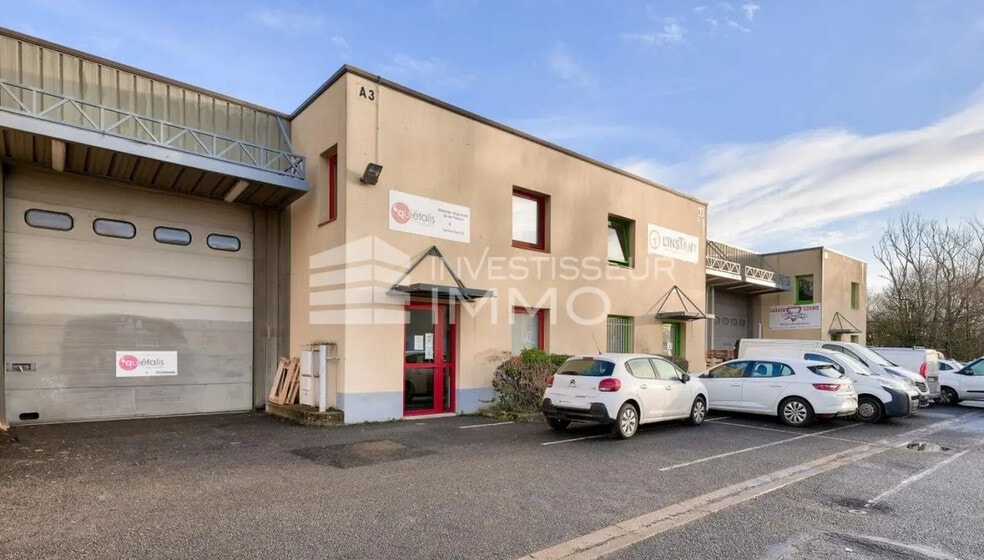 Flex in Pontault-Combault for lease - Building Photo - Image 1 of 7