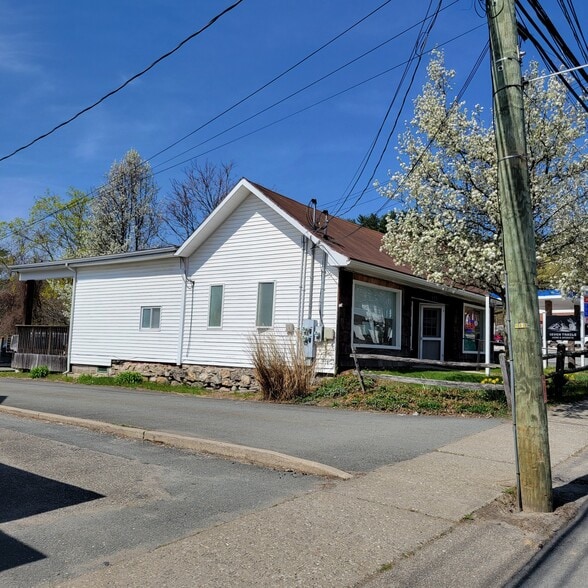 177 Sullivan Street LLC portfolio of 2 properties for sale on LoopNet.com - Building Photo - Image 3 of 11