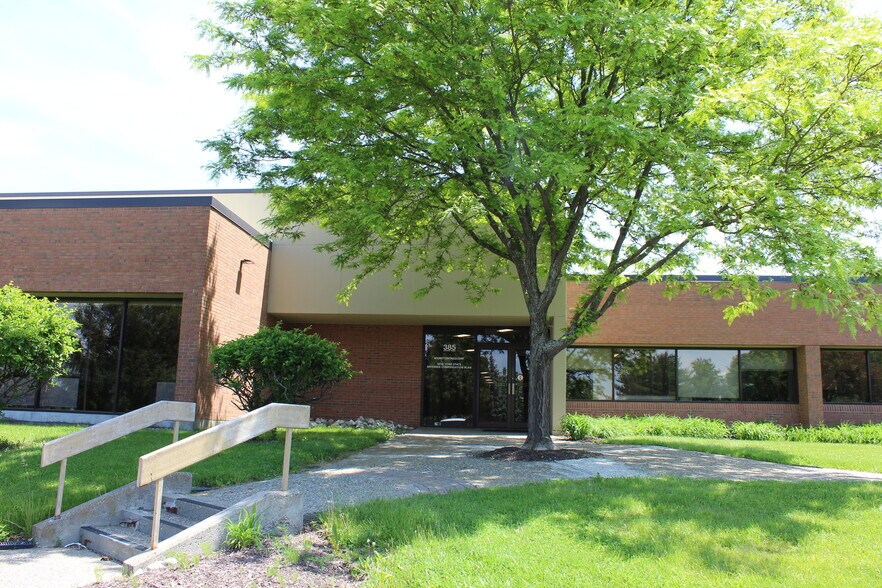 385 Jordan Rd, Troy, NY for lease - Building Photo - Image 1 of 10